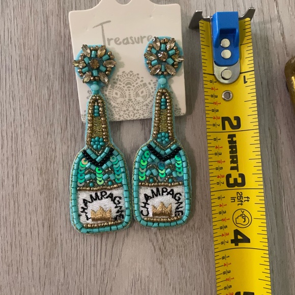 • Champagne Earrings • - Picture 4 of 4